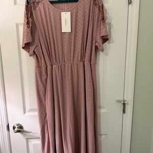 BloomChic Pink Lace Dress